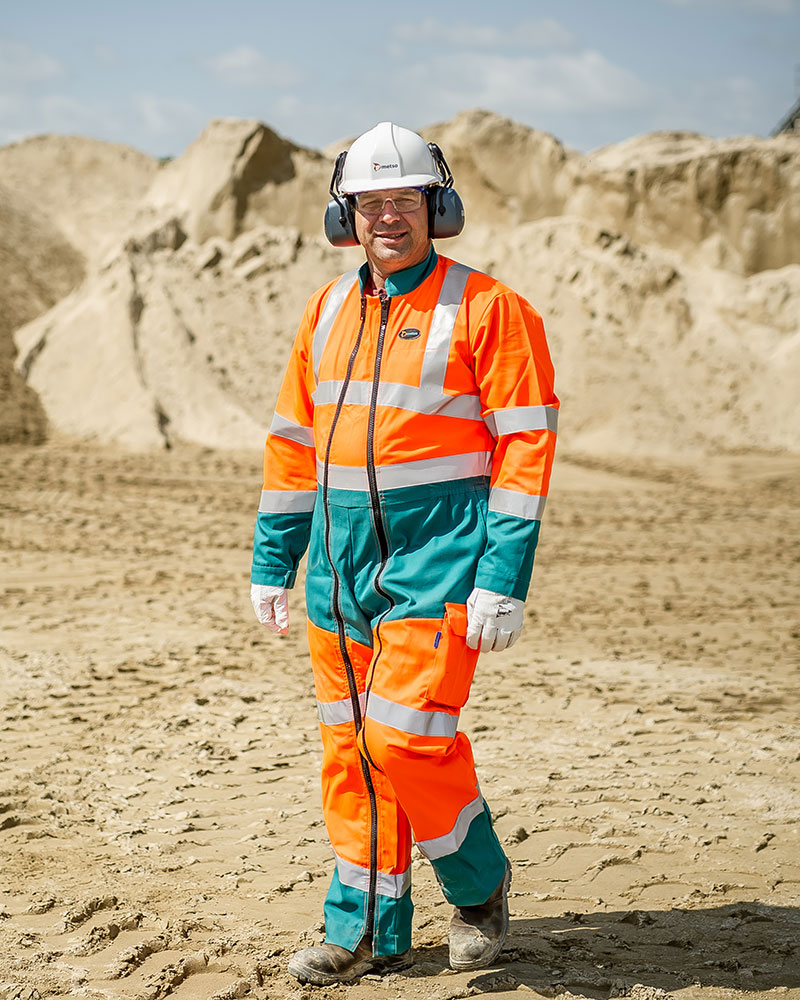 Metso screening expert at a customer site.